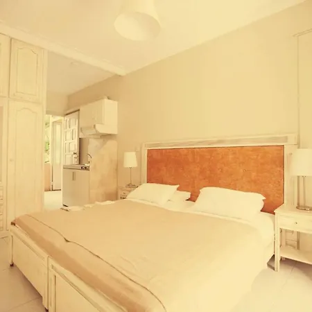 Borsalino Apart-hotel Nydri (Lefkada)
